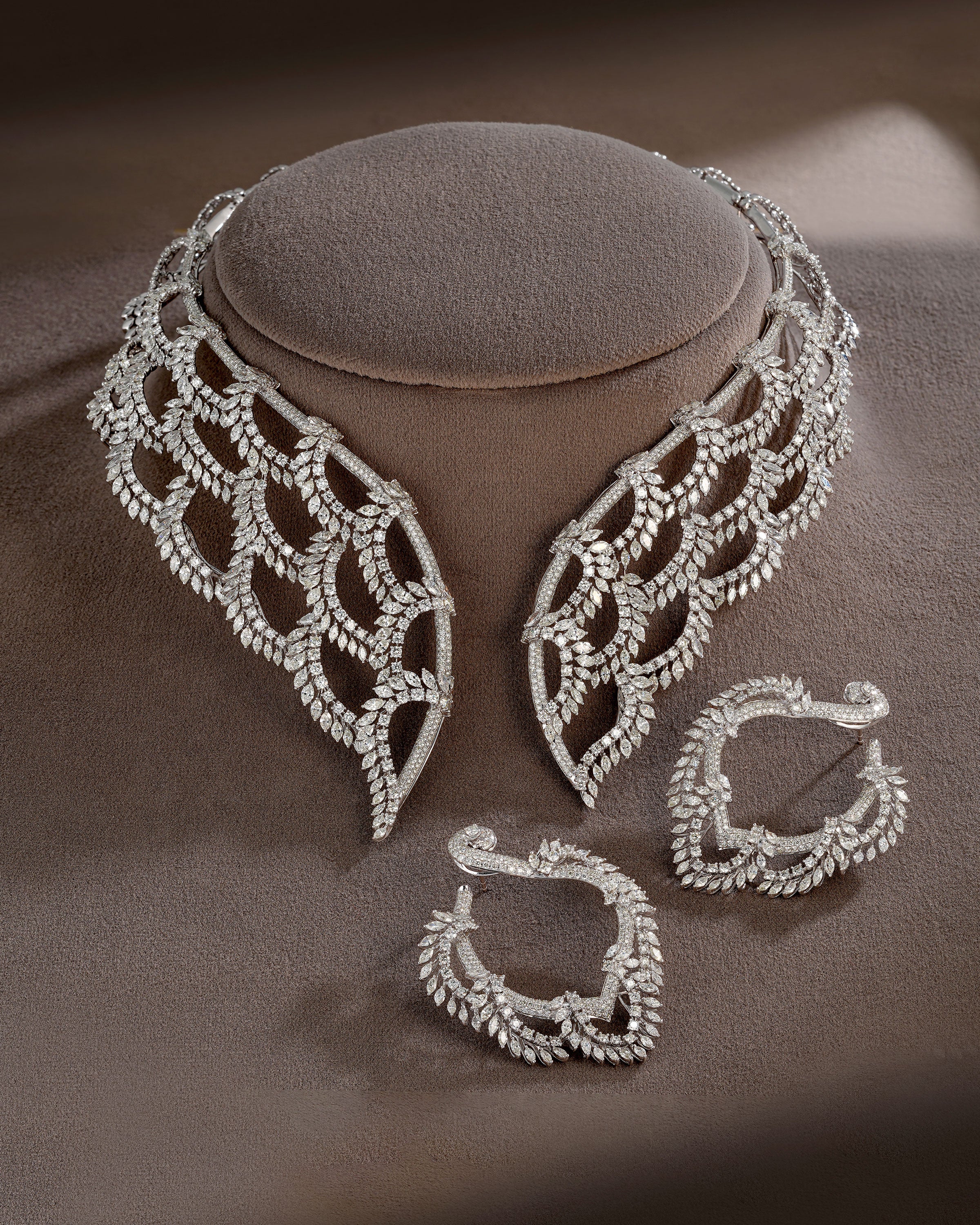 Classic Silhouette Diamond Collar Necklace & Aurea Frost Diamonds Earrings