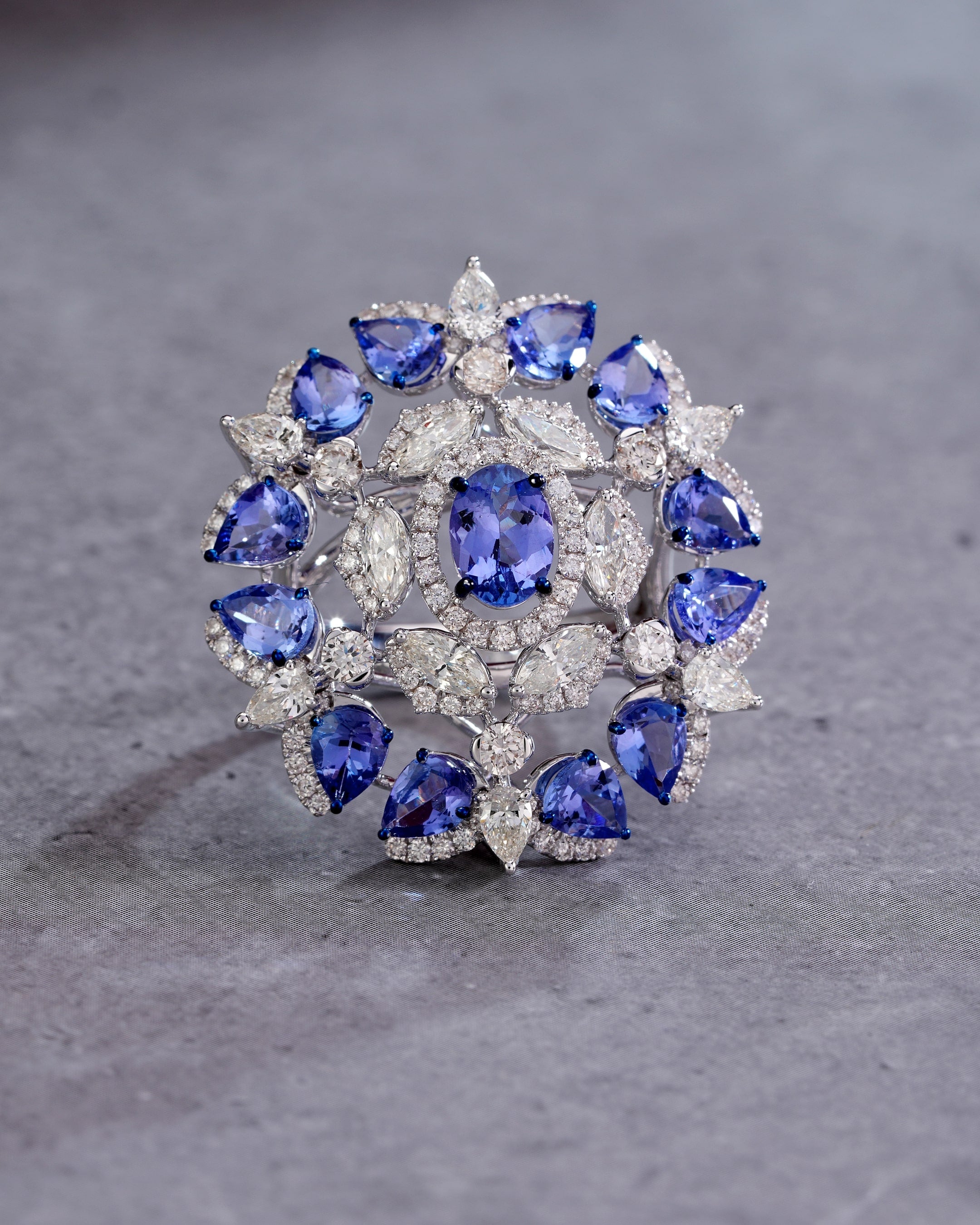 The Liora Tanzanite Halo