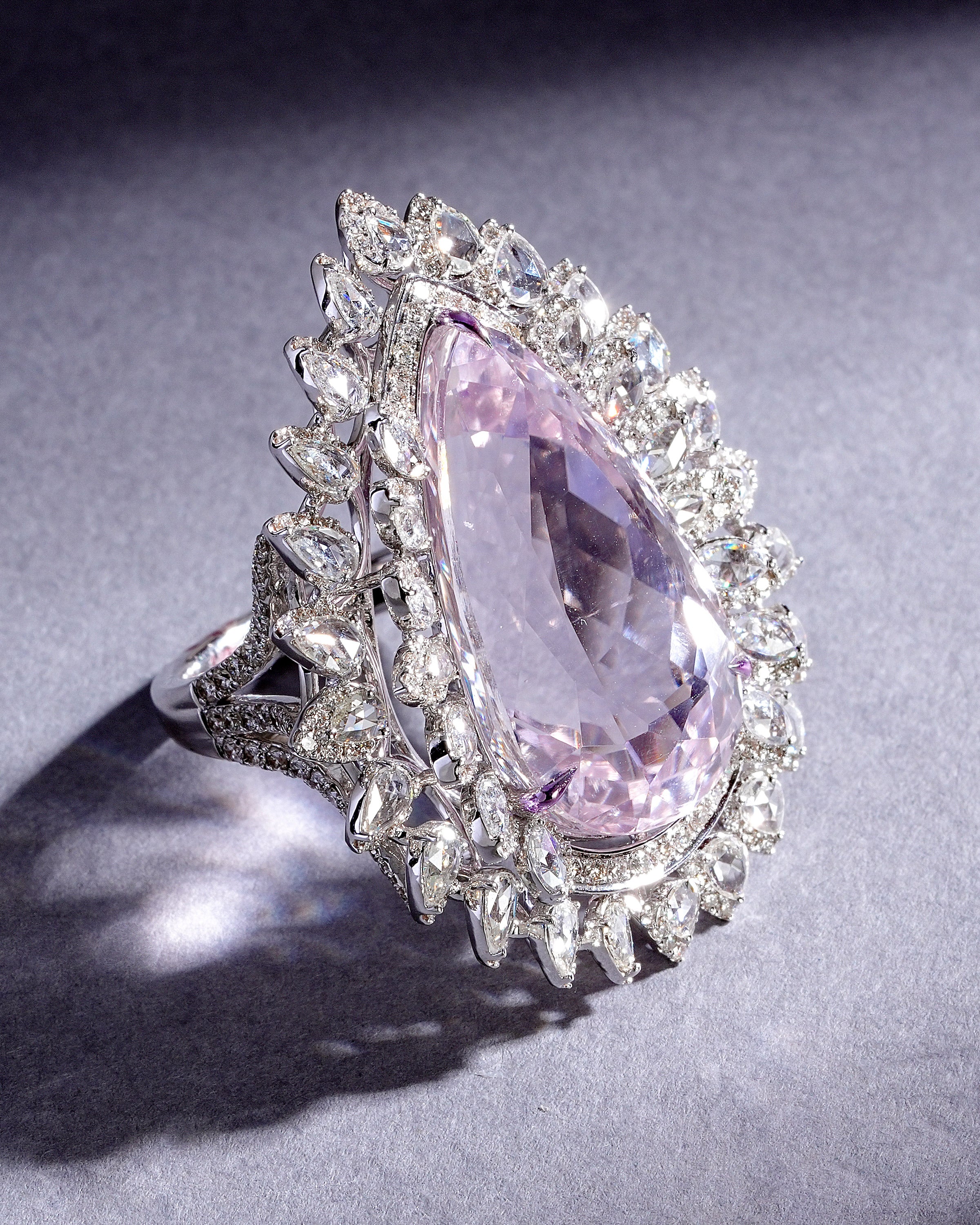 The Valenne Kunzite Crest