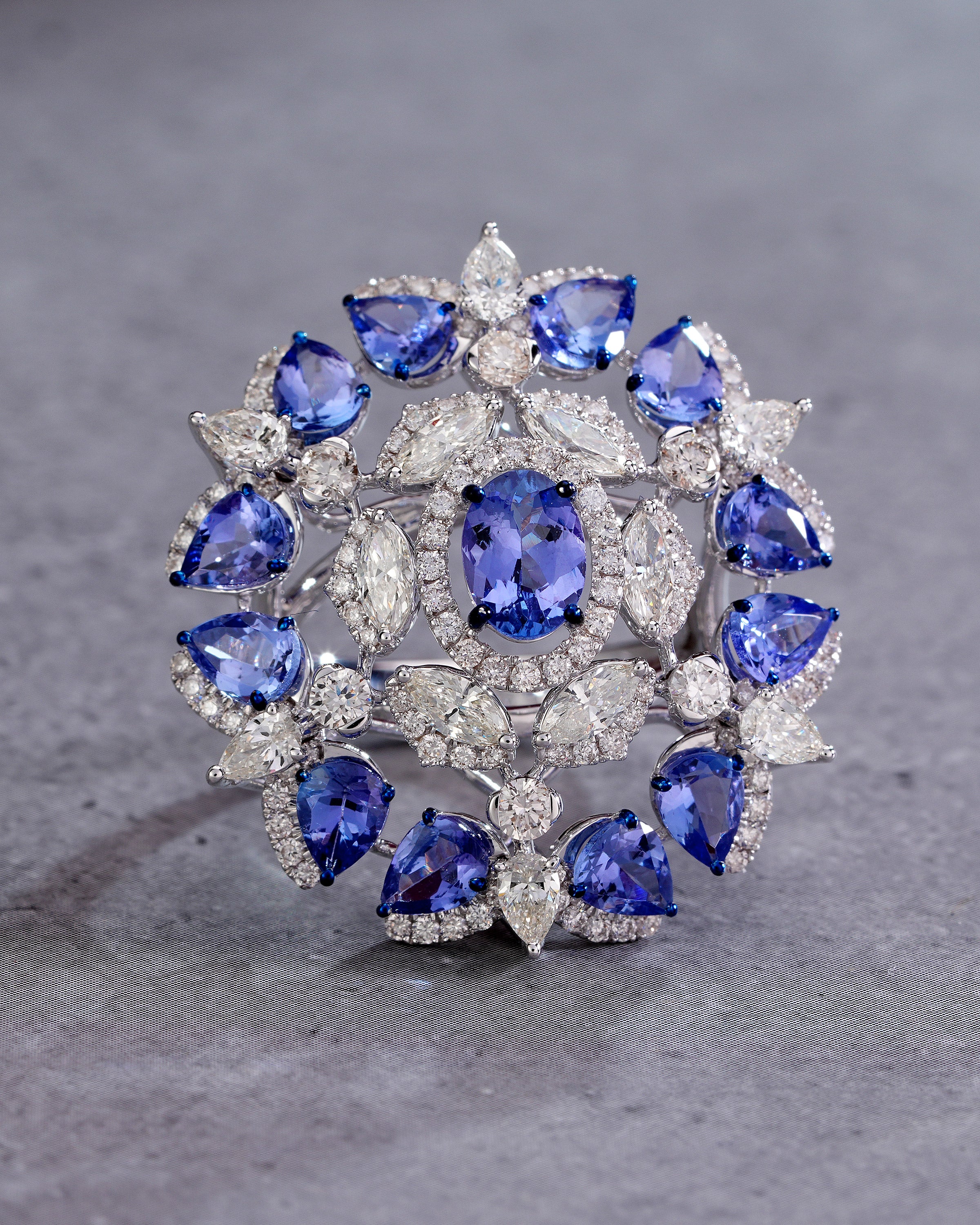 The Liora Tanzanite Halo