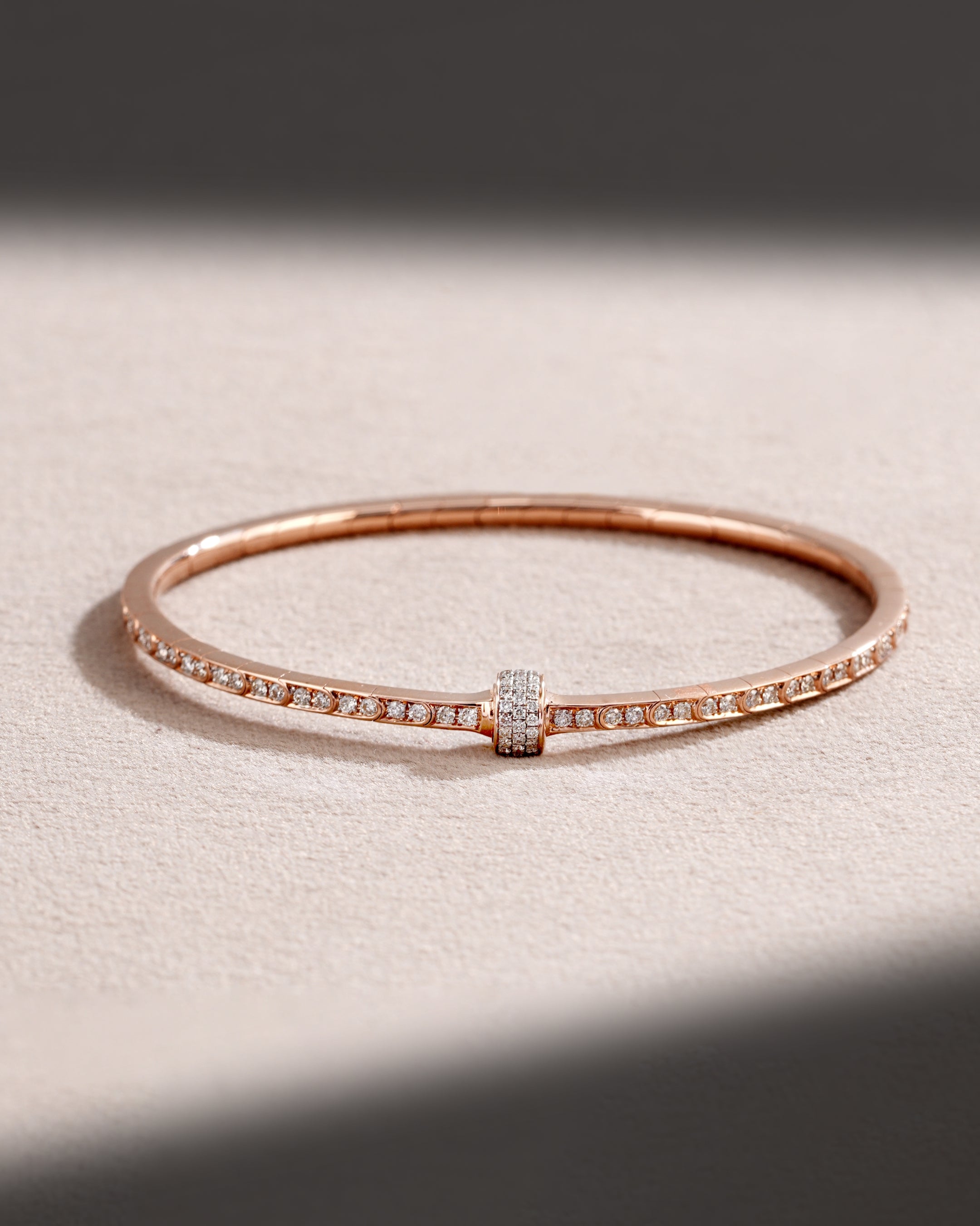 The Eclat Pavé Line