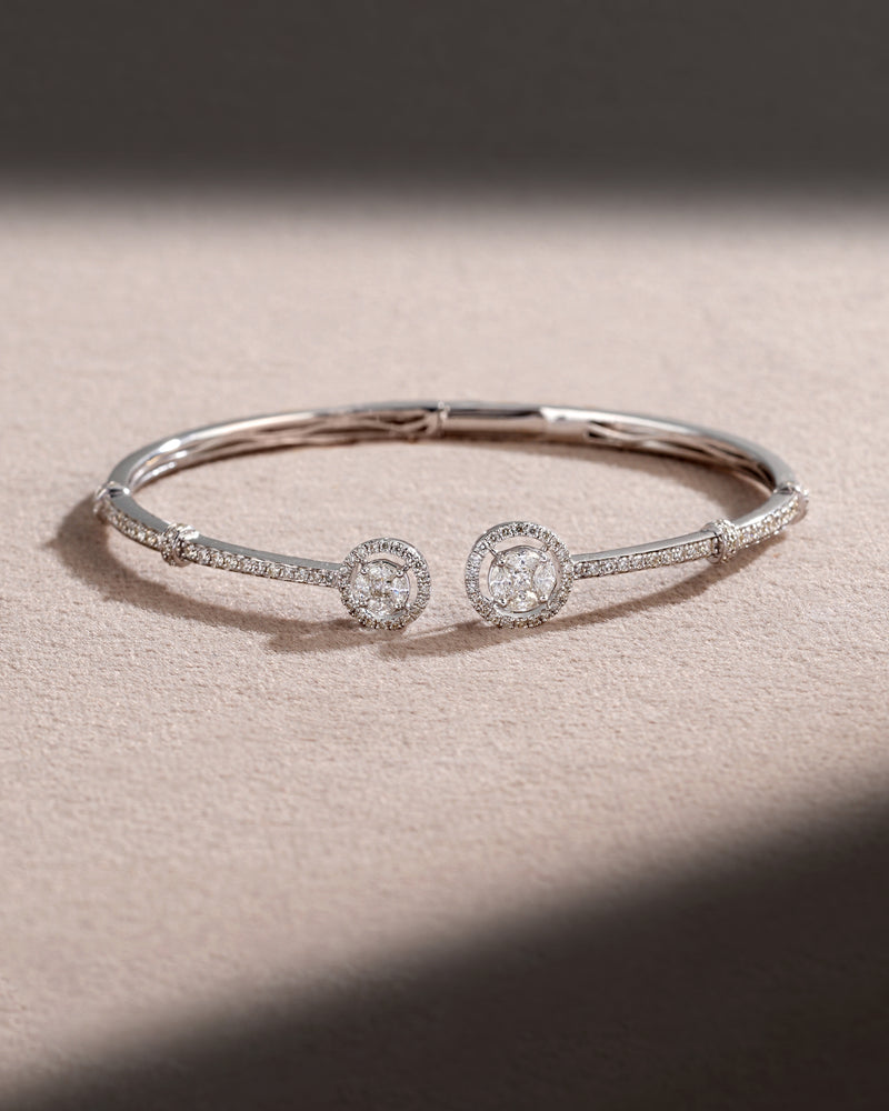 The Minimal Arc Bracelet