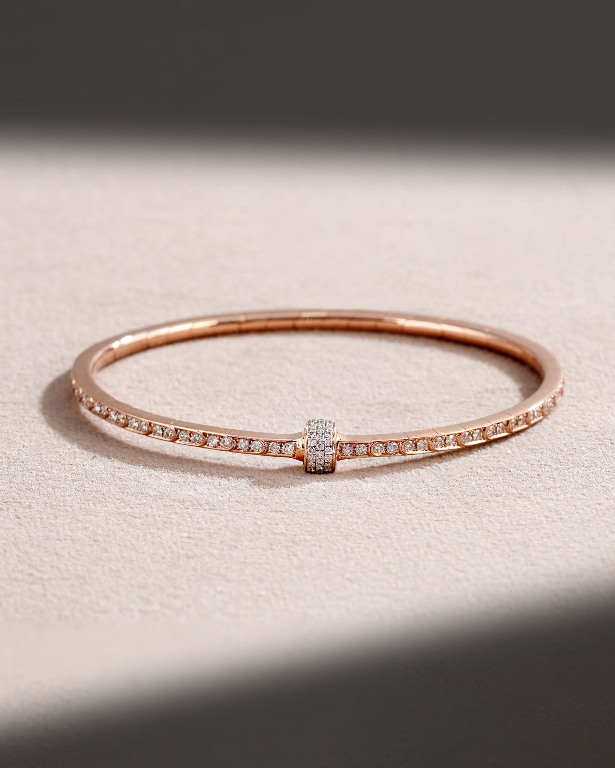 The Eclat Pavé Line
