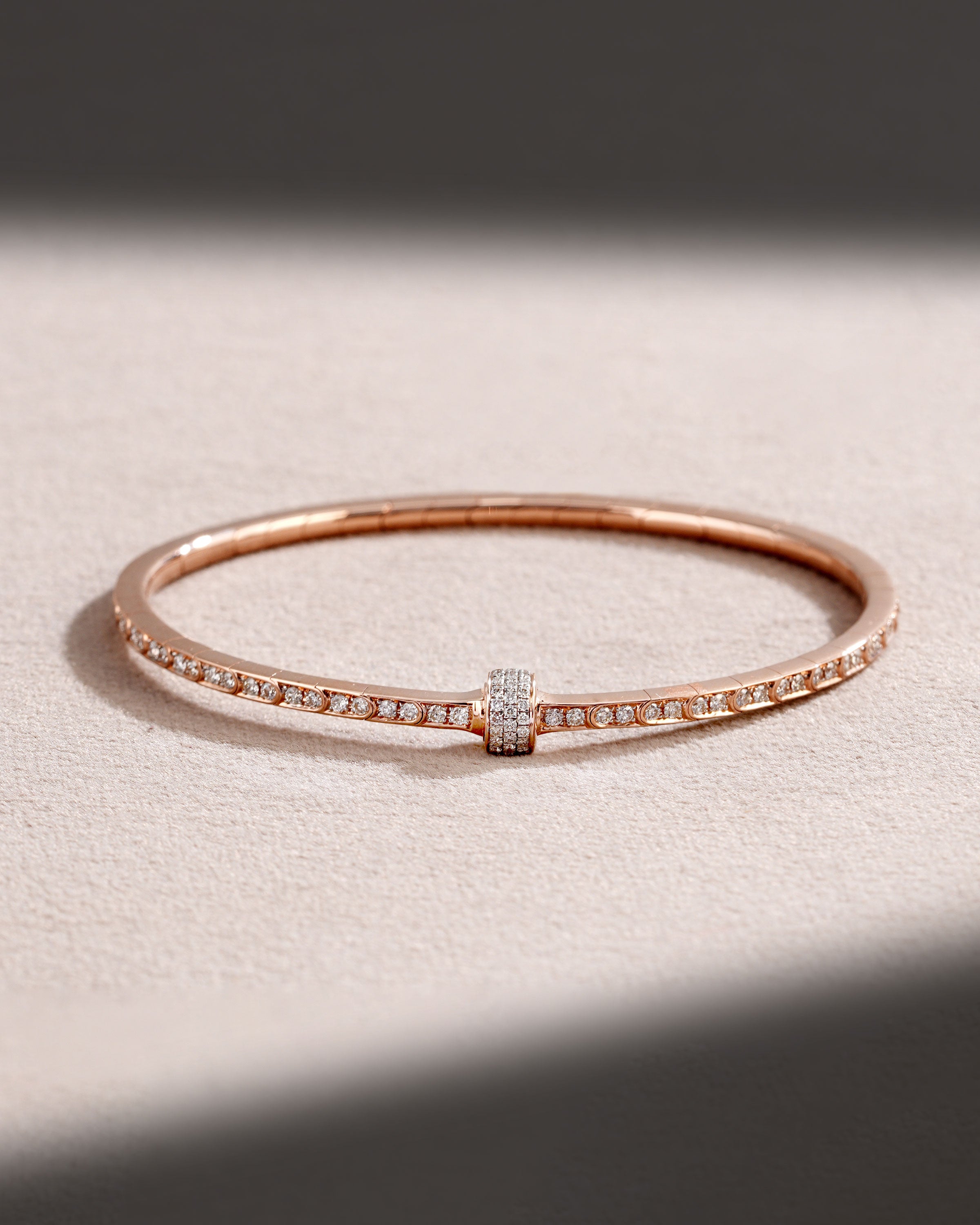 The Eclat Pavé Line