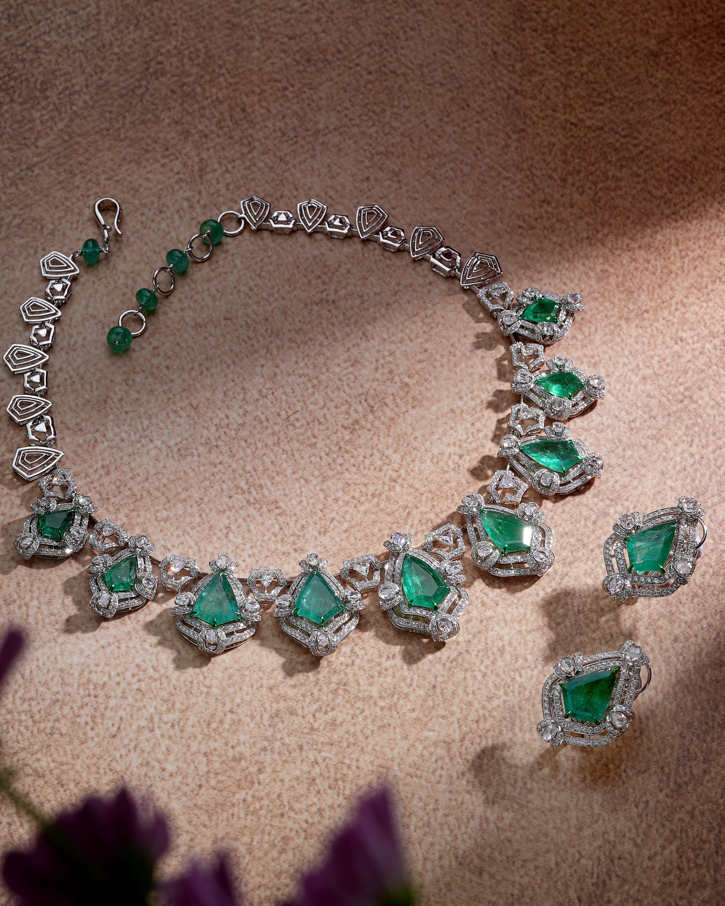 Emeralis Verde Necklace & Emeralis Verde Earrings