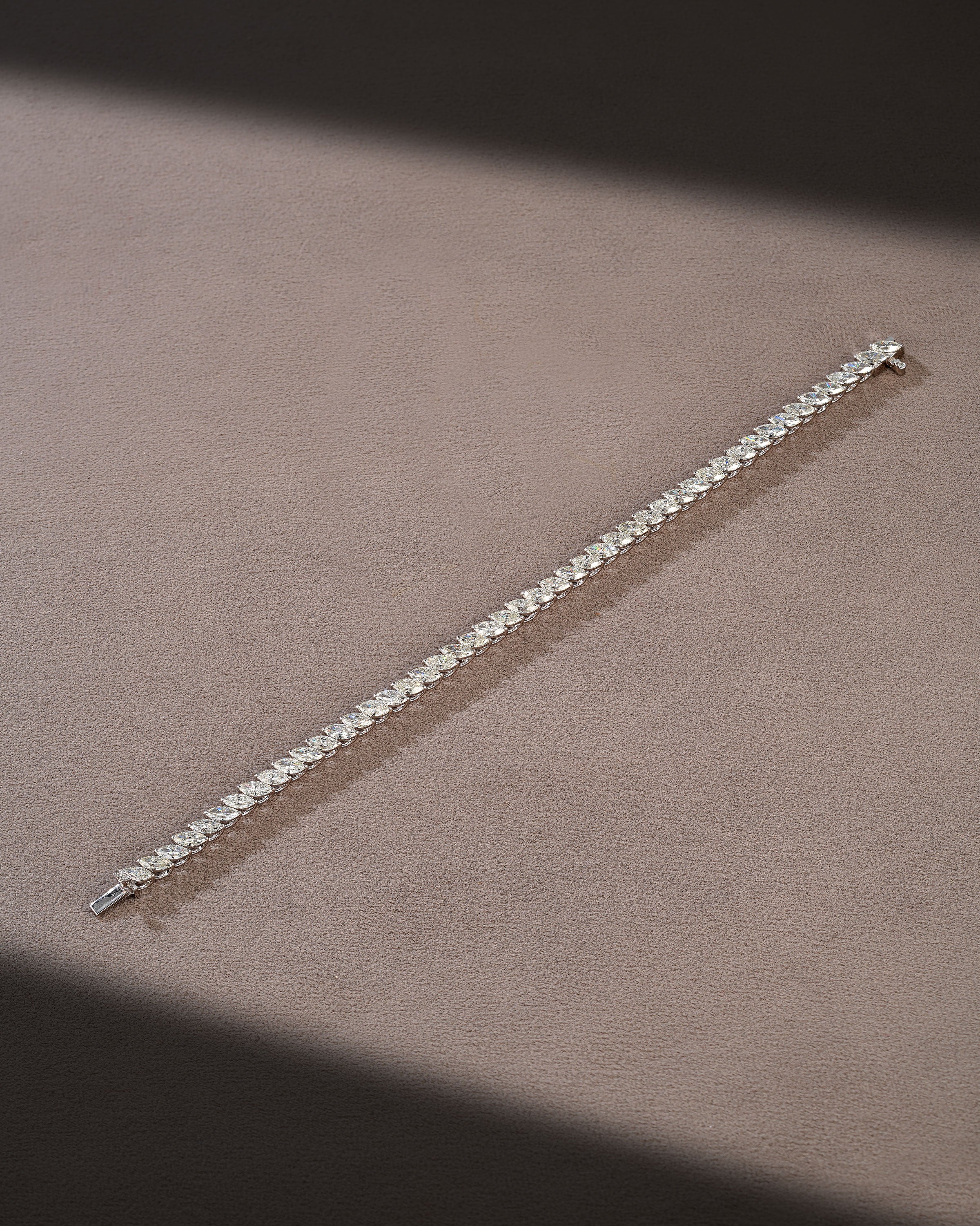The Diamond Contour Band