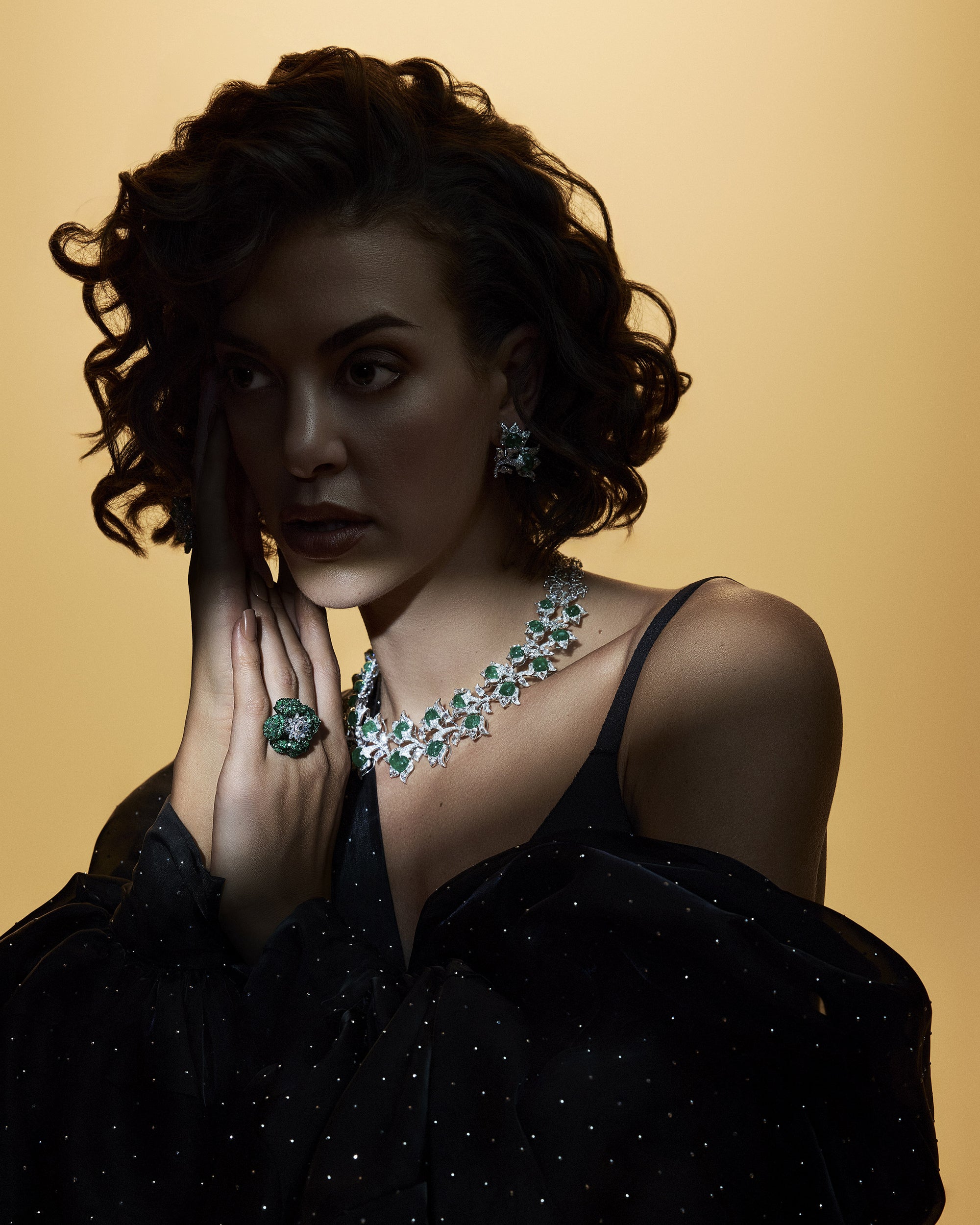 Emeralis Verdure Necklace & Emeralis Verdure Earrings