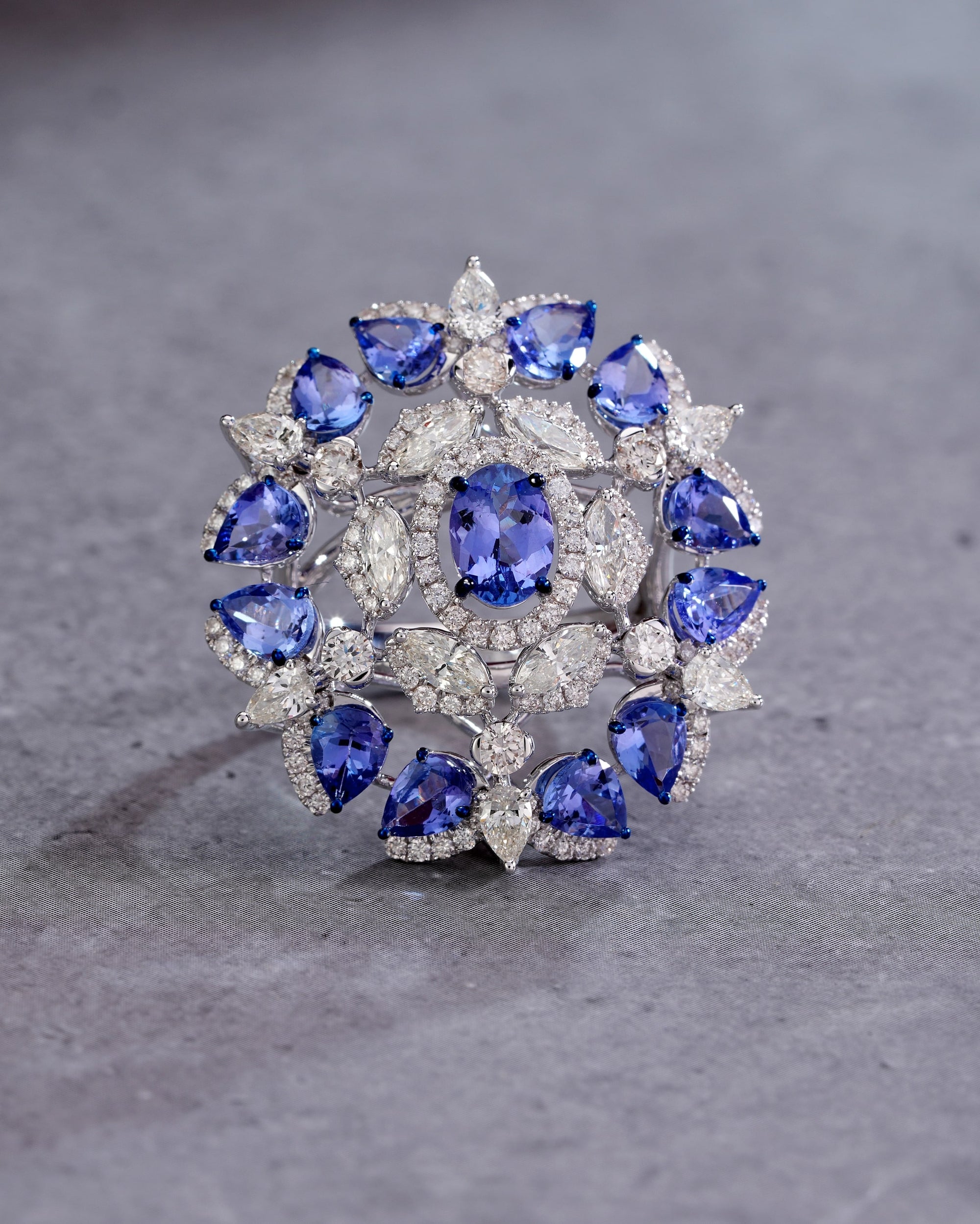 The Liora Tanzanite Halo