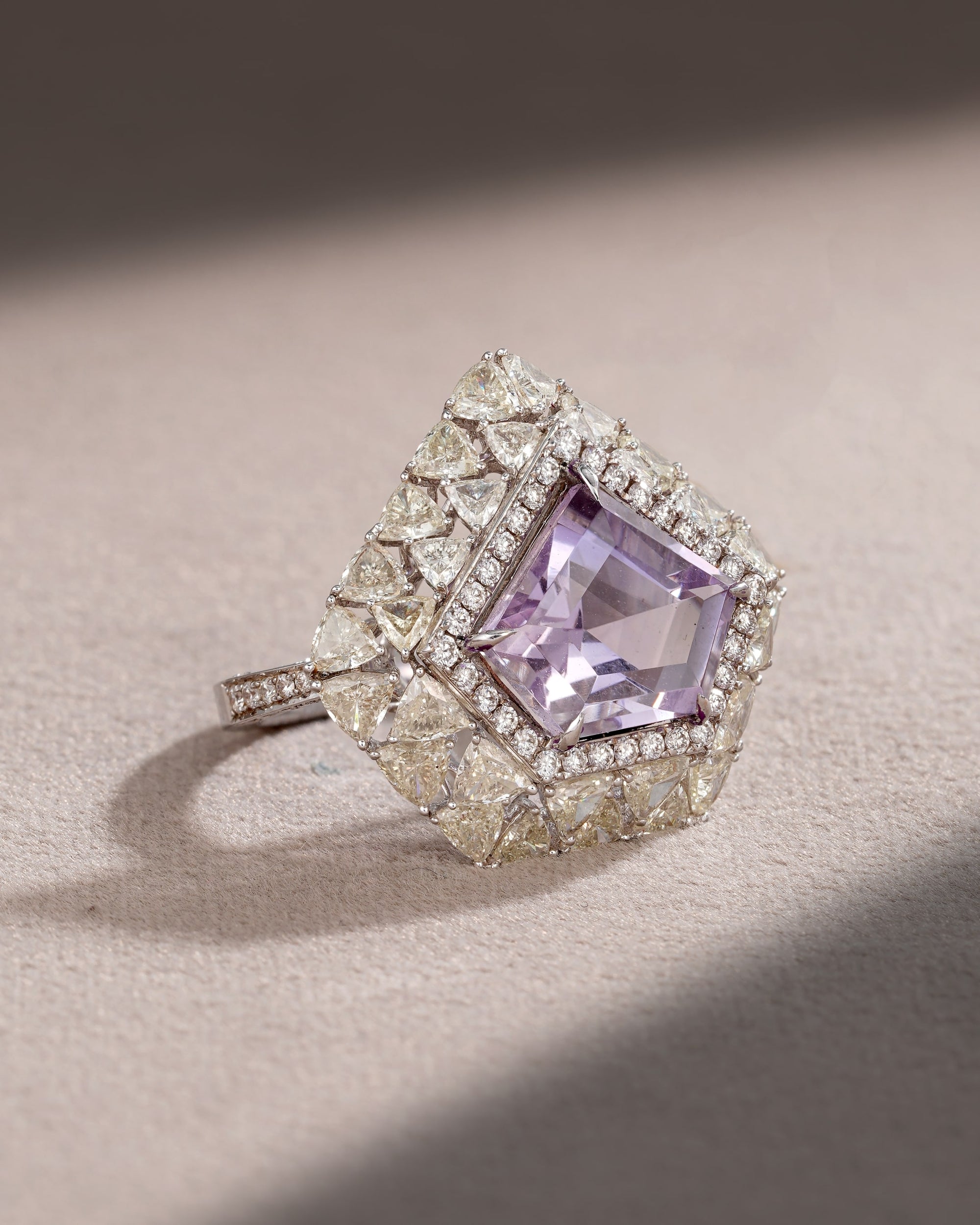 The Amara Amethyst Crest