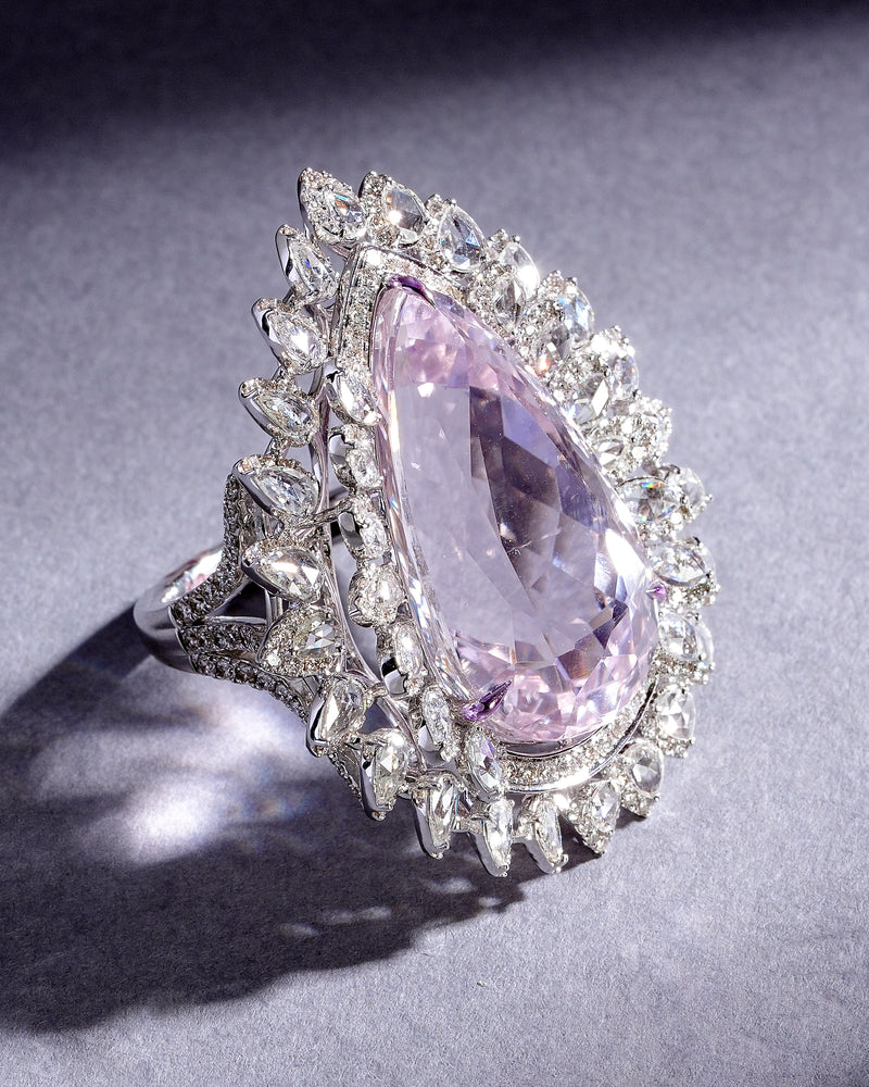 The Valenne Kunzite Crest