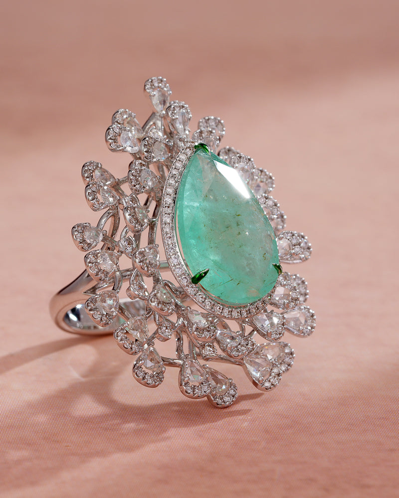 The Marenza Emerald Curve